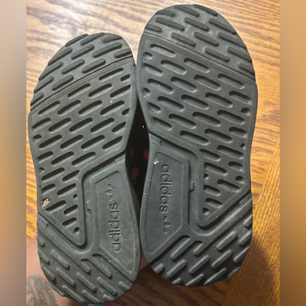 Black Adidas - Picture 4 of 6